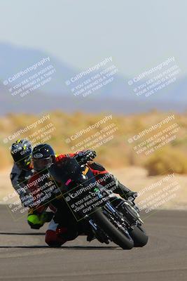 media/Oct-08-2022-SoCal Trackdays (Sat) [[1fc3beec89]]/Turn 16 (125pm)/